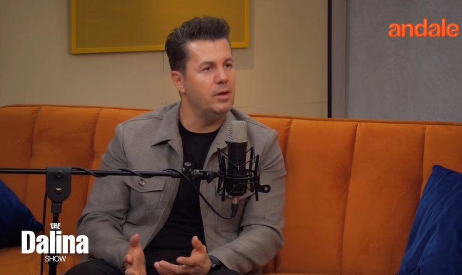 arsyeja-pse-vedat-ademi-heziton-te-kthehet-ne-shqiperi-mund-t’ju-merzise,-por-s’eshte-e-pabaze