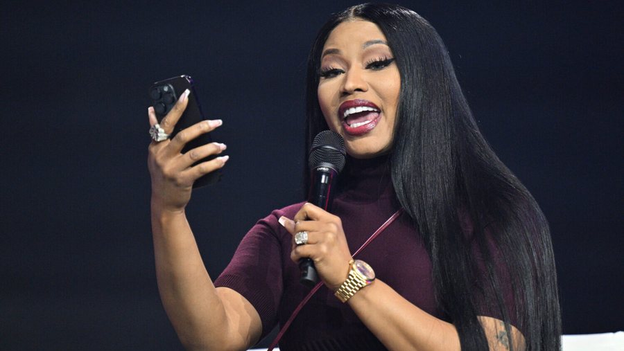 nicki-minaj-humb-10-milione-ndjekes?-c’ndodhi?