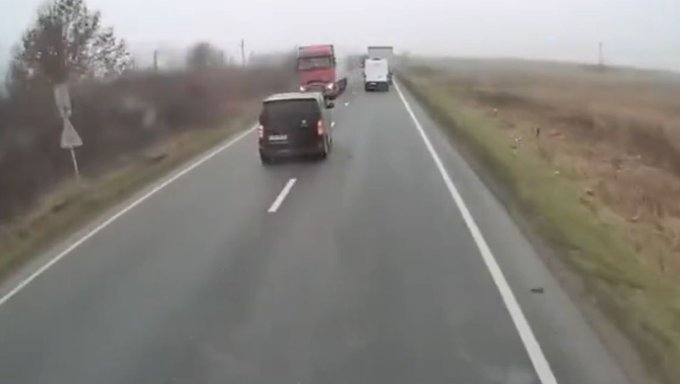 Tragjike, shtatë tifozë të PAOK-ut vdesin pas aksidentit në Rumani, dyshohet se njëri është me origjinë shqiptare (Pamje)