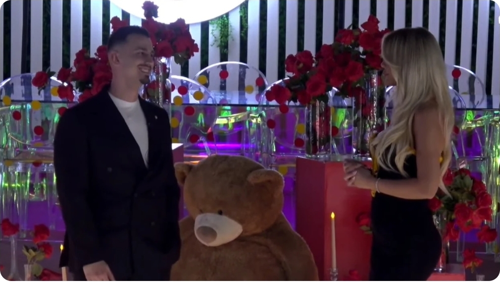 “me-jep-vetem-nje-mundesi”,-mateo-i-organizon-surprize-romantike-brikenes,-banorja-jep-pergjigjjen-interesante