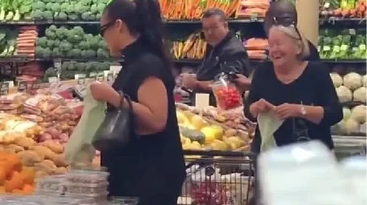 rihanna-si-pjesa-tjeter-e-botes-“normale”:-miliarderja-filmohet-ne-nje-supermarket-duke-blere-ushqime,-videoja-ben-xhiron-e-internetit