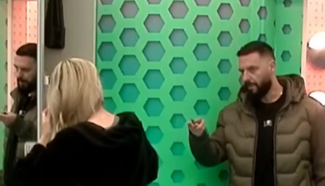 “Dua të të kërkoj ndjesë për situatën e mbrëmshme”/ Miri ‘ul shpatat’ dhe i kërkon falje Selinës: Nuk ke përse…