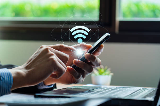 Irani në errësirë digjitale: Ndërprerja e internetit hyn në ditën e 55-të
